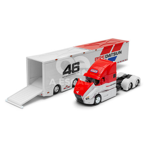Maisto Mack Anthem White BRE Datsun #46 Custom Haulers MAISTO