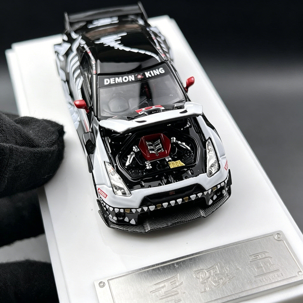 DEMON KING AUTO 1:64 GT-R R35 Bone Dragon livery DKA-099